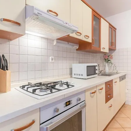 Apartment With Parking Space - 16768