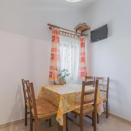 Apartment With Parking Space - 16768