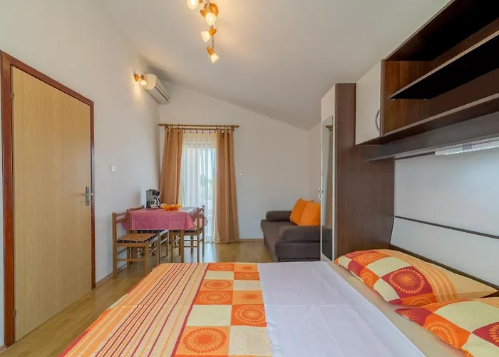Appartamento With Parking Space - 16768 Vir