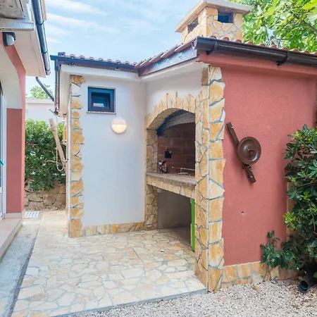 Lejlighed With Parking Space - 16768 *